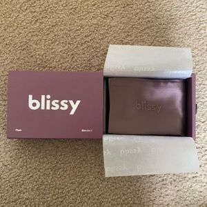 NWT Blissy 100% Silk Pillowcase - Plum - Standard